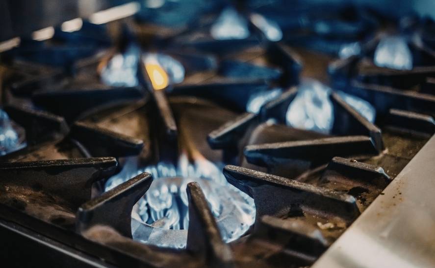 Merk Kompor Gas yang Bagus dan Awet untuk Usaha Kuliner
